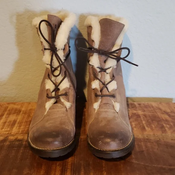 Taos Footwear Furkle Boot in Taupe Shearling Leather Lace Up Boots Size 40 - Picture 3 of 6